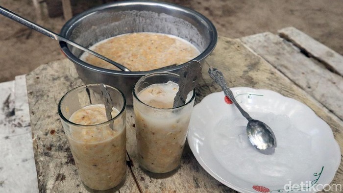 Ada satu kuliner unik nan menarik yang tak boleh dilewatkan untuk dicicipi jika berkunjung ke Pulau Simeulue, Aceh. Kuliner ini bernama Memek. Penasaran?