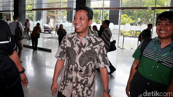 Senyum Semringah Rommy di Sidang Lanjutan Kasus Korupsi