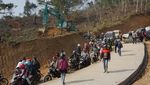 Foto: Saat Negeri di Atas Awan Gunung Luhur Macet