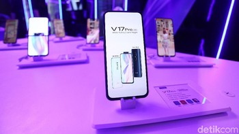 Kami menyediakan trade in, konsumen akan mendapatkan hadiah benefit senilai Rp 500 ribu, asuransi Rp 149 ribu, backpack eksklusif dan XL Prepaif 12 GB, pungkas Ricky. (Foto: detikINET/Rifkianto Nugroho)