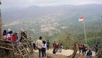Foto: Saat Negeri di Atas Awan Gunung Luhur Macet