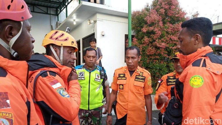 Pagi Ini Tim SAR Gabungan Evakuasi Korban Pesawat Twin Otter Jatuh di Papua Pagi Ini Tim SAR Gabungan Evakuasi Korban Pesawat Twin Otter Jatuh di Papua