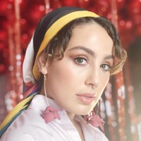 Pada Juli 2018, Ascia membuat pengumuman kontroversial di blognya. I dont consider myself a hijabi, demikian katanya. Pernyataannya ini langsung menghebohkan karena selama ini dirinya kerap diundang mengisi acara talkhshow sebagai hijabers yang inspiratif. Foto: Instagram @ascia