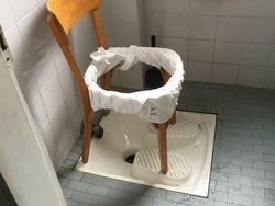 Potret Viral Deretan Toilet Paling Horor