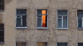 Kelihatan tetangga dong. Foto: Bored Panda