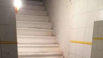 Toilet yang mungkin di bawah tanah ini suasananya gak enak. Foto: Bored Panda