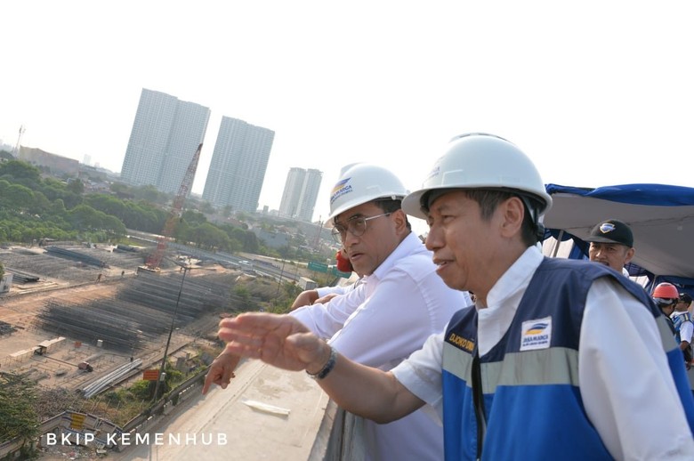 Tol Layang Japek II Segera Beroperasi, Menhub: Perhatikan Keamanannya Tol Layang Japek II Segera Beroperasi, Menhub: Perhatikan Keamanannya