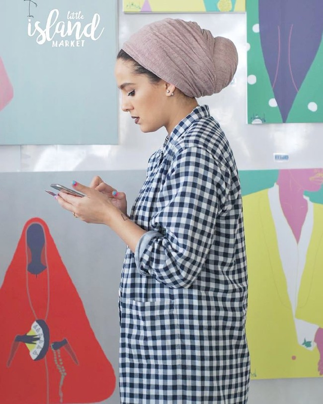 Saat ini fashion blogger itu memiliki lebih dari 2,7 juta pengikut di Instagram. Tak hanya oleh kalangan muslim, unggahannya di Instagram juga sering mendapatkan like dari penyanyi Lady Gaga. Bahkan Rihanna menjadi salah satu followers-nya. Foto: Instagram @ascia