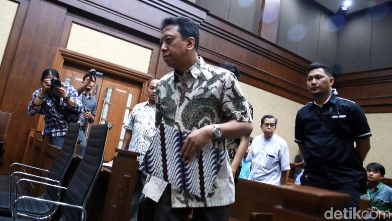 Rommy: KPK Hilangkan Peran Khofifah-Kiai Asep di Kasus Jual-Beli Jabatan Rommy: KPK Hilangkan Peran Khofifah-Kiai Asep di Kasus Jual-Beli Jabatan