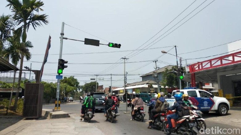 Kata Mesum yang Disusupkan Hacker di Layar Lampu Merah Garut Lenyap Kata Mesum yang Disusupkan Hacker di Layar Lampu Merah Garut Lenyap