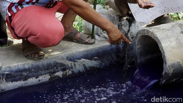 Cemari Sungai di Pekalongan, Warga Laporkan Pabrik Jeans 