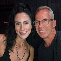 Ia menyadari perbedaan usia dengan Robert bisa memancing omongan tak sedap dari netizen, teman ataupun keluarga. Robert memang memiliki usia yang jauh lebih tua dari Sophia. Usia Robert adalah 54 tahun.  Foto: Instagram