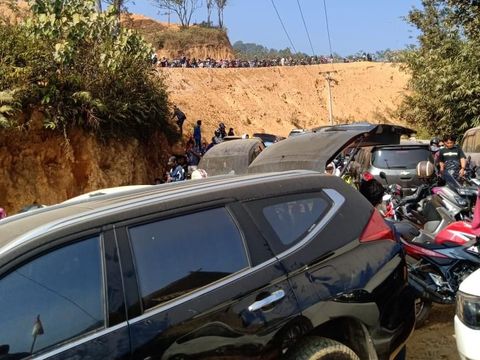 Cerita Traveler Lihat Kemacetan di Negeri di Atas Awan