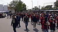 Aksi bertajuk Gejayan Memanggil yang dilakukan elemen sipil ini digelar untuk merespons berbagai hal. Seperti menyikapi pengesahan RUU KPK dan menyoroti RKUHP, RUU Ketenagakerjaan, dan RUU Pertanahan yang sedang dibahas.