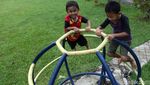 Melihat Keceriaan Anak-anak di Sinabang Bermain di Sore Hari