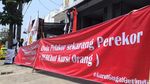 Bawa Spanduk Mulan Pelakor-Perekor, Massa Geruduk DPC Gerindra Garut
