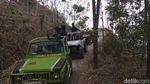 Foto: Seru! Naik Jeep Lewati Medan Ekstrem Perbukitan Menoreh