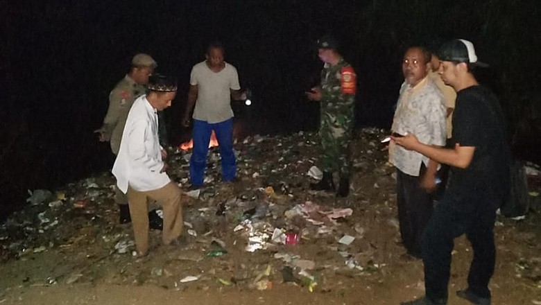 Sekdes: RT-RW Dukung Penanganan Sampah di Pinggir Kali Ciliwung Cilebut
