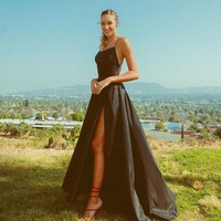 Dalam film, Ava yang memerankan karakter Jodi sering diledek teman-temannya karena sangat tinggi. Di kehidupan nyata, Ava pun tidak asing dengan hal tersebut. Remaja 17 tahun itu bahkan mengakui tinggi badannya yang menjulang membuatnya insecure. Foto: Instagram @ava.michelle