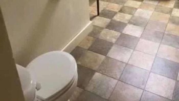 Siapa berani menggunakan toilet ini? Foto: Bored Panda