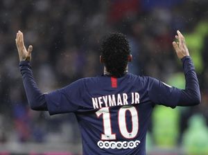 Neymar Menangkan PSG di Markas Lyon