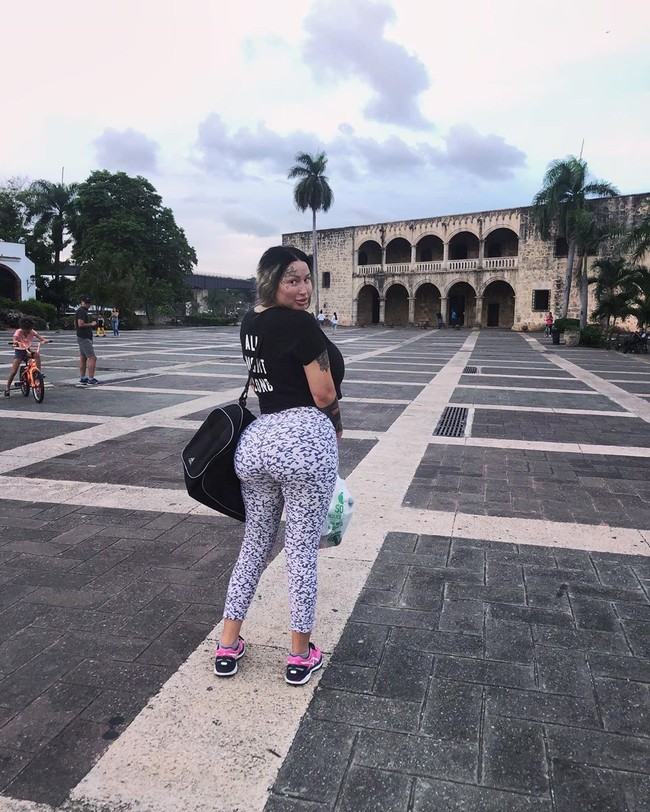 Aku pikir Anda harus menjalani hidup Anda sendiri. Lakukan apa yang membuatmu bahagia, tetapi juga jangan membuat keputusan impulsif dan benar-benar memikirkan bagaimana itu akan memengaruhi masa depanmu, imbuh Mary. Foto: Instagram