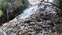 Miris! Ada Gunung Sampah 16 Meter di Tepi Sungai Ciliwung Cilebut Bogor
