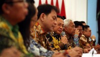 Ia pun berharap anggota DPR memiliki sikap yang sama, karena masih banyak keberatan di masyarakat terkait sejumlah pasal dalam RKUHP. Jokowi mengatakan materi-materi kontroversial setidaknya 14 pasal dalam RKUHP.