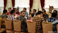 Presiden Joko Widodo (Jokowi) menggelar rapat bersama pimpinan DPR terkait RKUHP di Istana Merdeka, Jakarta, Senin (23/9/2019).