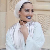 Meski sudah tidak lagi memakai hijab yang menutupi seluruh rambutnya, Ascia mengaku tidak suka dikatakan seksi oleh semua orang. Menurutnya kata seksi sama saja merendahkan martabat dirinya. Foto: Instagram @ascia