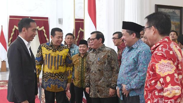 Momen Jokowi-Fahri Hamzah Berbincang Hangat Saat Jumpa di Istana