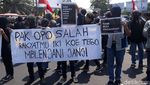 Melihat Lagi Tulisan-tulisan Lucu di Spanduk Aksi Mahasiswa