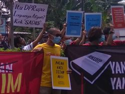 Deretan Kritik Kreatif Demo Mahasiswa yang Jadi Viral