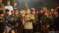 Mereka berdialog dengan Kapolres Jakpus Kombes Harry Kurniawan.