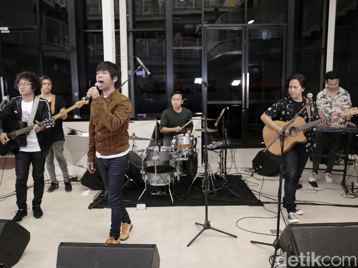 Hasil Rekaman di Abbey Road Hadiah HUT 17 DMASIV ke Fans