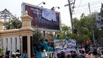 Massa Aksi #BengawanMelawan Geruduk DPRD Surakarta