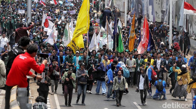 Desak Jokowi Terbitkan Perppu KPK, BEM SI Kembali Gelar Aksi Siang Ini Desak Jokowi Terbitkan Perppu KPK, BEM SI Kembali Gelar Aksi Siang Ini