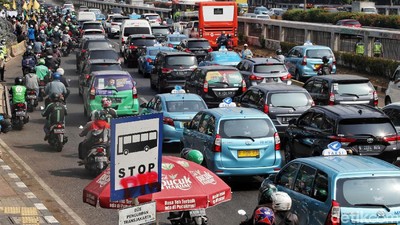 Potret Macet Akibat Demo di Depan Gedung DPR