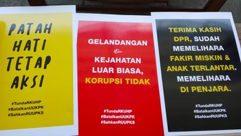 Patah hati tetap ikut aksi. Foto: via Twitter @yeahmahasiswa