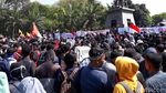 Massa Aksi #BengawanMelawan di Solo