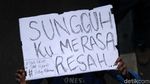 Melihat Lagi Tulisan-tulisan Lucu di Spanduk Aksi Mahasiswa