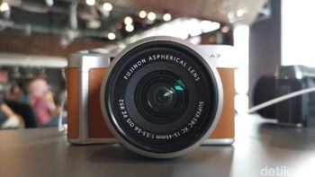 Karena itulah Fujifilm menyesuaikan fitur-fiturnya sesuai dengan yang sering digunakan di sebuah smartphone. Foto: detikINET/Anggoro Suryo Jati