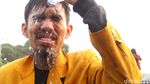 Suasana Saat Mahasiswa-Polisi Bentrok di Depan Gedung DPR