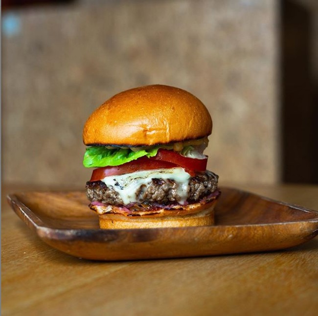 5 Burger yang Enak dan Sedang Populer di Jakarta