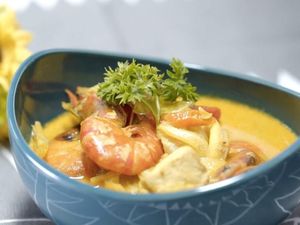 Menu Harian Ramadhan ke-22 : Kenyang Santap Sahur Tongseng Seafood yang Gurih