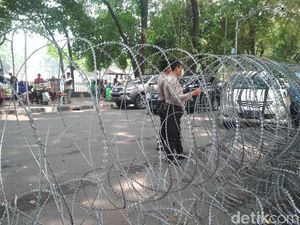 Polisi Jaga Ketat DPRD Sumut Jelang Demo Mahasiswa