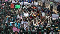 Seperti diketahui, Polda Metro Jaya hari ini menyiapkan lebih banyak personel pengamanan demo di depan gedung DPR/MPR dibandingkan kemarin.