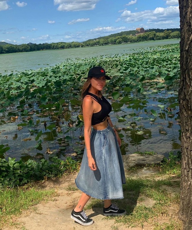 Sang model pun menegaskan bahwa ia tidak berniat tidak sopan. Saya mencintai Korea Utara dan pasti akan kembali. Orang-orangnya sangat ramah, minumannya sangat murah, dan dari apa yang saya lihat di Korea Utara itu adalah negara yang sangat baik, tuturnya. Foto: dok. Instagram