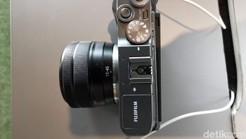 Kamera ini ditargetkan untuk pengguna yang mau naik kelas dari smartphone. Foto: detikINET/Anggoro Suryo Jati