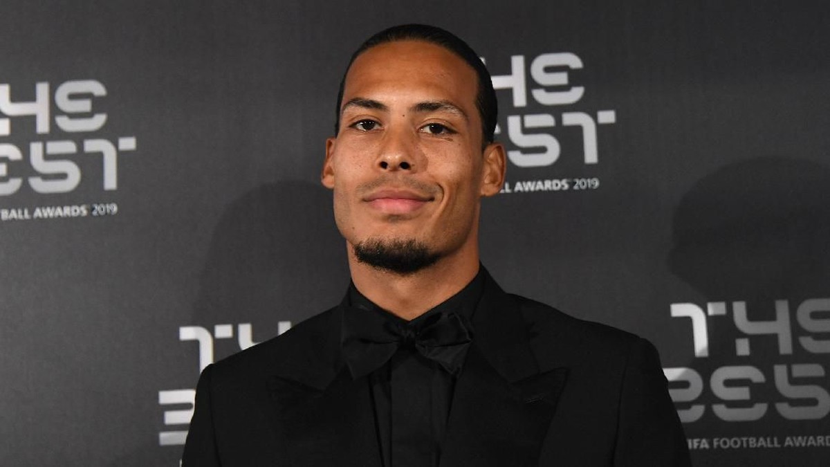 Virgil van Dijk (Liverpool) mesti mengakui keunggulan Lionel Messi di penghargaan Pemain Terbaik Dunia FIFA. (Foto: Claudio Villa / Getty Images)